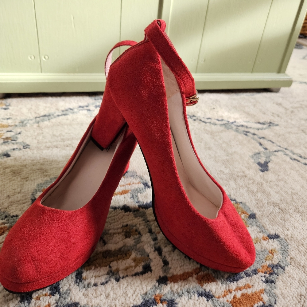 Red Velvet Pumps Perfect For Date Night!